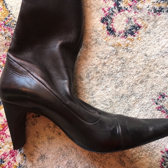 GORGEOUS VINTAGE CHANEL BOOTS  10 - Picture 8 of 8